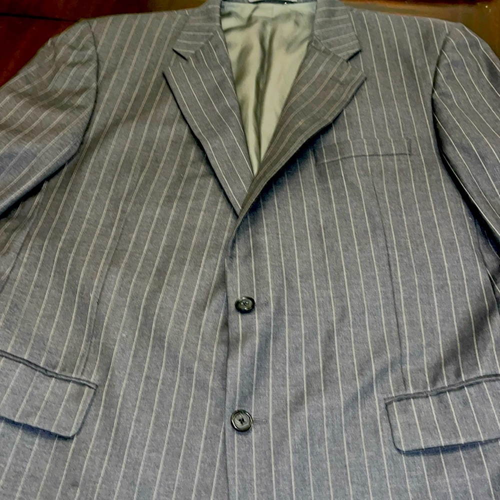 Hickey Freeman wool suit 44R Gray pinstripe